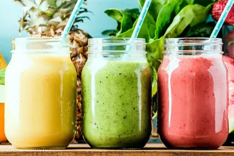 Perbedaan Jus dan Smoothie, Mana Lebih Sehat?